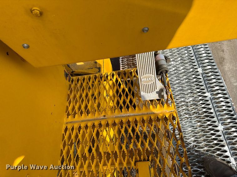 image for item DT0622 1992 Chevrolet Topkick C6500 digger derrick truck