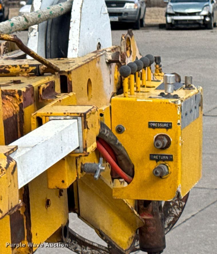 image for item DT0622 1992 Chevrolet Topkick C6500 digger derrick truck