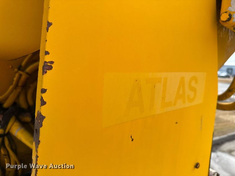 image for item DT0622 1992 Chevrolet Topkick C6500 digger derrick truck