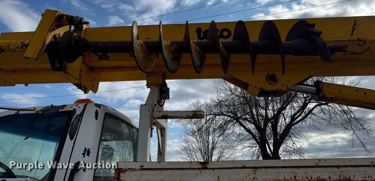 image for item DT0622 1992 Chevrolet Topkick C6500 digger derrick truck