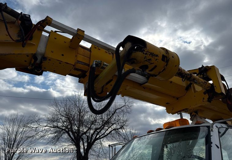 image for item DT0622 1992 Chevrolet Topkick C6500 digger derrick truck