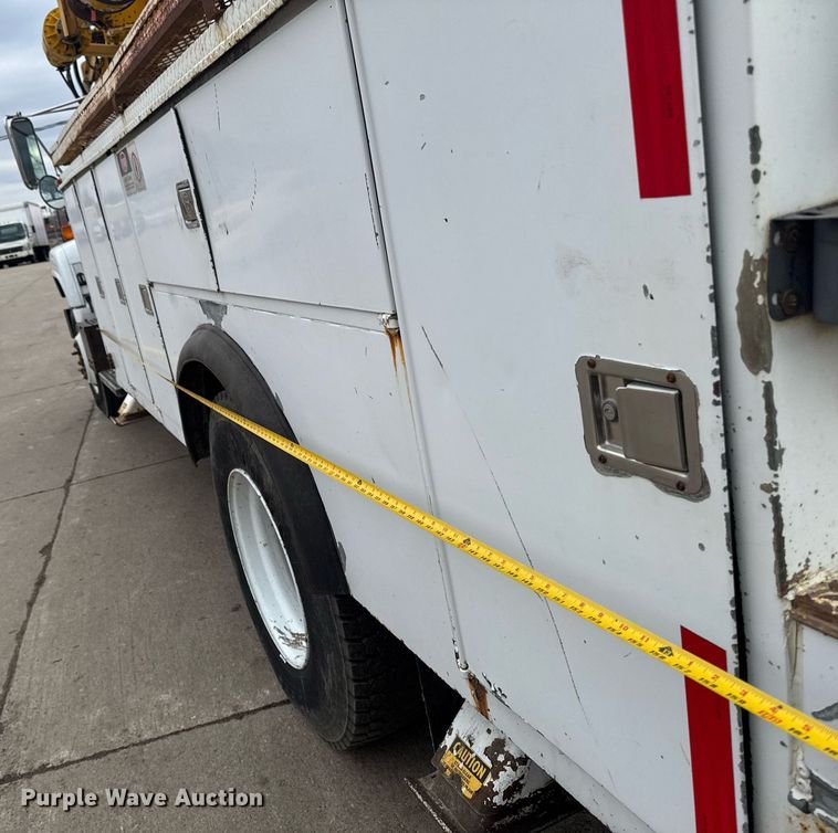 image for item DT0622 1992 Chevrolet Topkick C6500 digger derrick truck