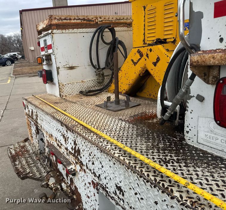 image for item DT0622 1992 Chevrolet Topkick C6500 digger derrick truck