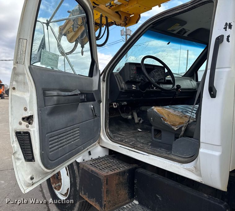 image for item DT0622 1992 Chevrolet Topkick C6500 digger derrick truck