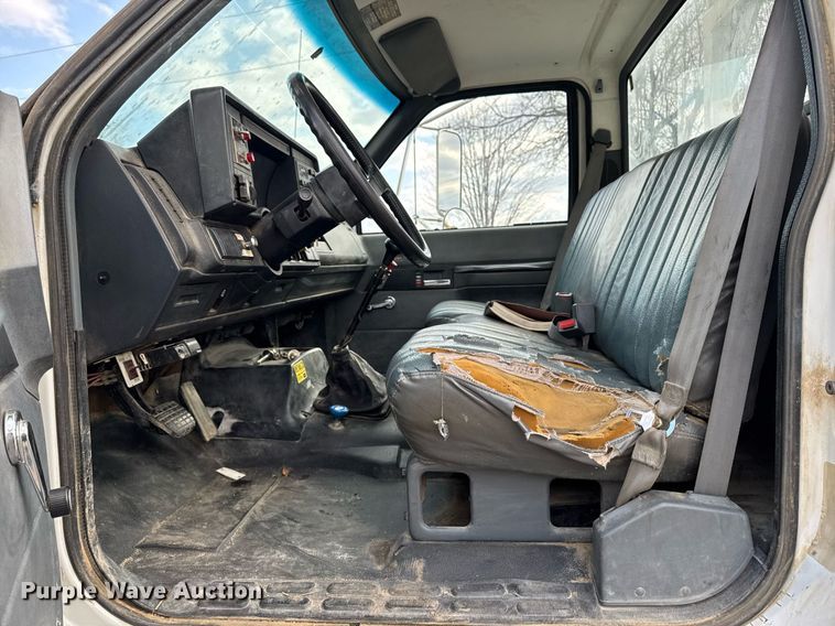 image for item DT0622 1992 Chevrolet Topkick C6500 digger derrick truck