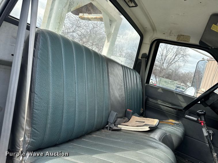 image for item DT0622 1992 Chevrolet Topkick C6500 digger derrick truck