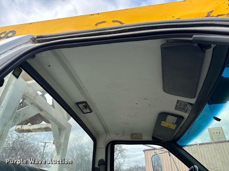 image for item DT0622 1992 Chevrolet Topkick C6500 digger derrick truck