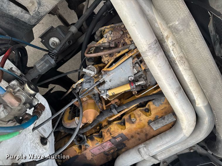 image for item DT0622 1992 Chevrolet Topkick C6500 digger derrick truck