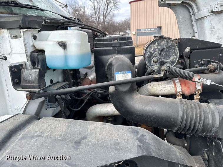 image for item DT0622 1992 Chevrolet Topkick C6500 digger derrick truck