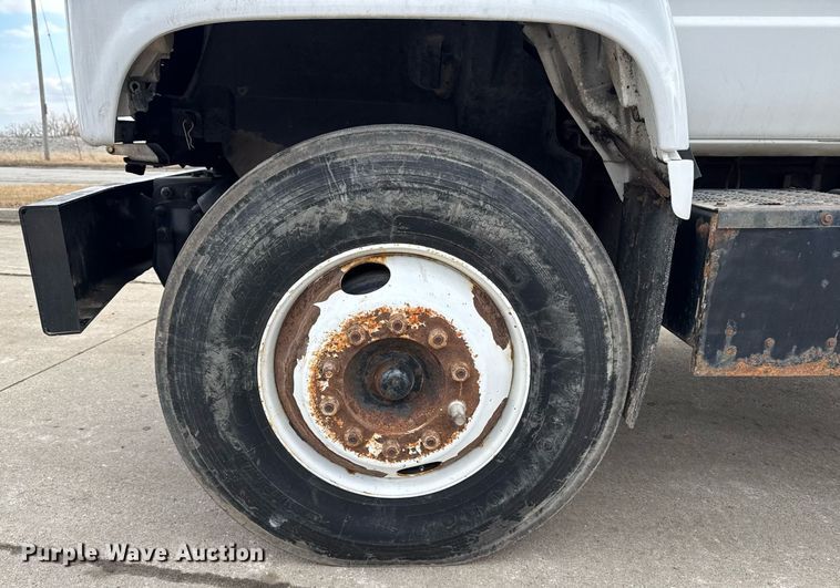 image for item DT0622 1992 Chevrolet Topkick C6500 digger derrick truck