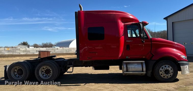 image for item DT0630 2012 International ProStar Plus 122 semi truck