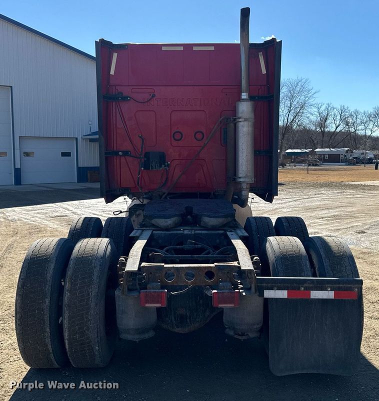 image for item DT0630 2012 International ProStar Plus 122 semi truck