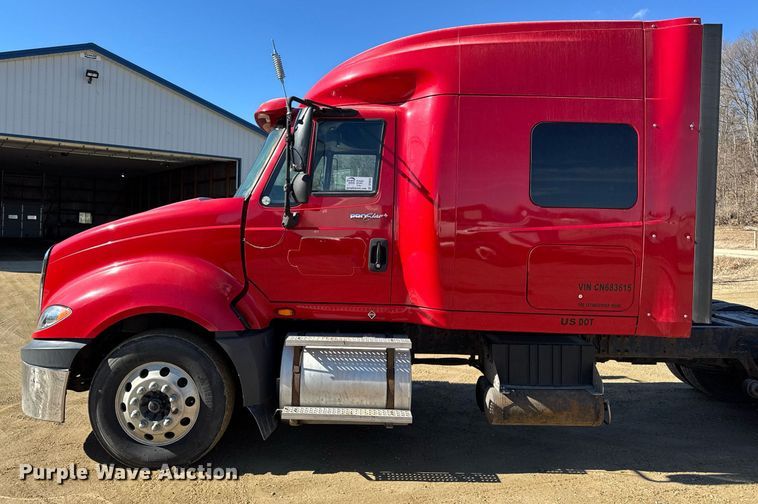 image for item DT0630 2012 International ProStar Plus 122 semi truck