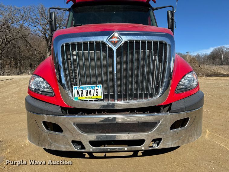 image for item DT0630 2012 International ProStar Plus 122 semi truck
