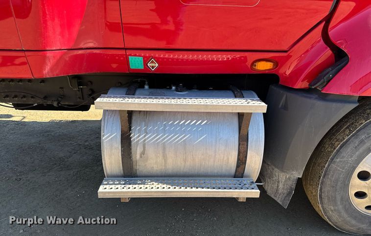 image for item DT0630 2012 International ProStar Plus 122 semi truck