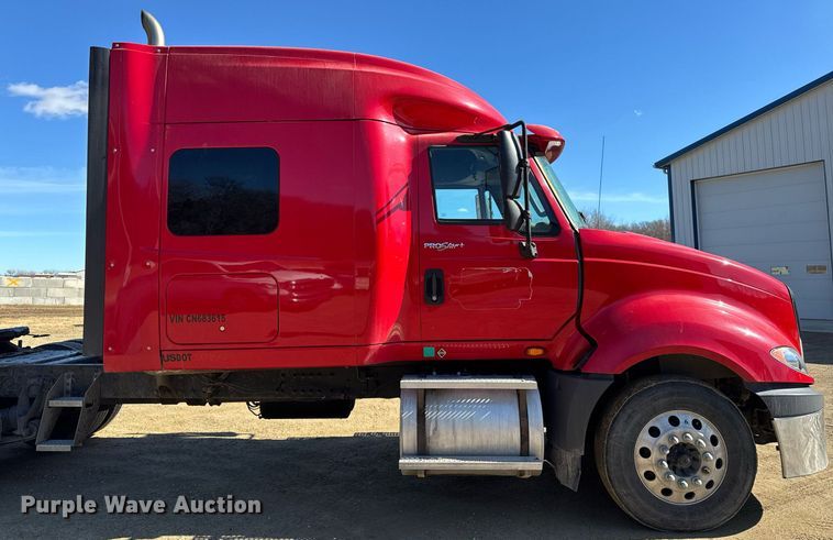 image for item DT0630 2012 International ProStar Plus 122 semi truck