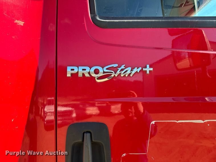 image for item DT0630 2012 International ProStar Plus 122 semi truck