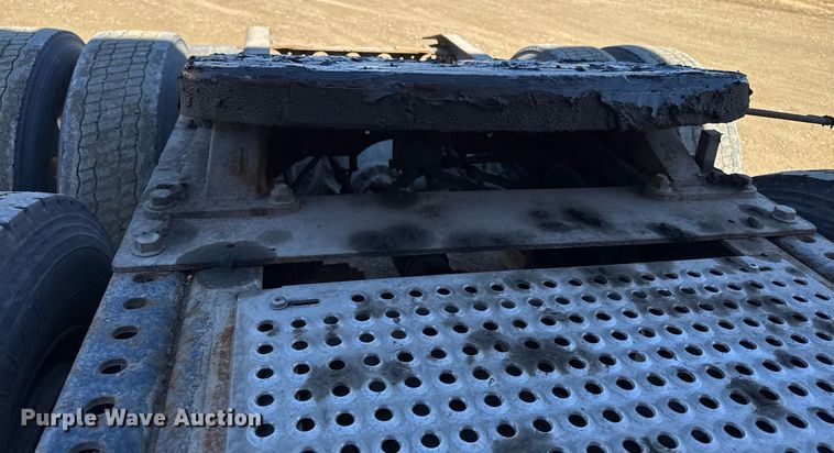 image for item DT0630 2012 International ProStar Plus 122 semi truck