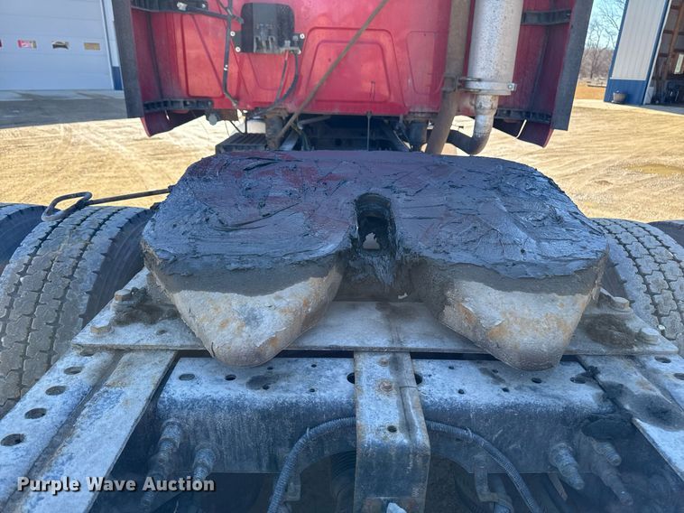 image for item DT0630 2012 International ProStar Plus 122 semi truck