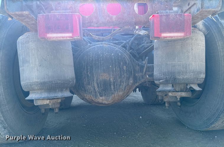 image for item DT0630 2012 International ProStar Plus 122 semi truck