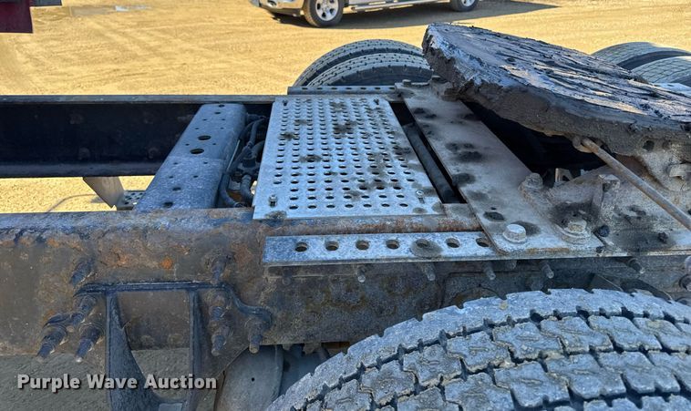 image for item DT0630 2012 International ProStar Plus 122 semi truck