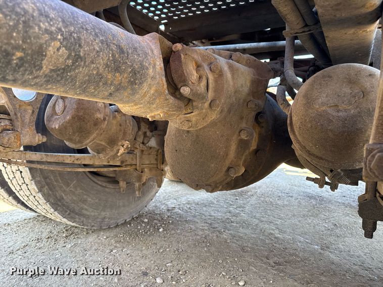 image for item DT0630 2012 International ProStar Plus 122 semi truck