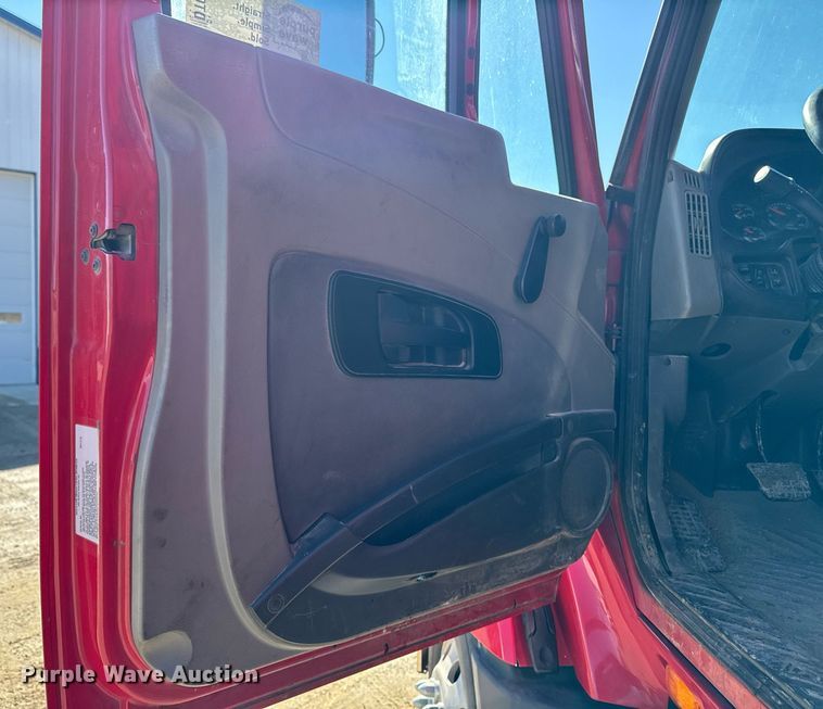 image for item DT0630 2012 International ProStar Plus 122 semi truck