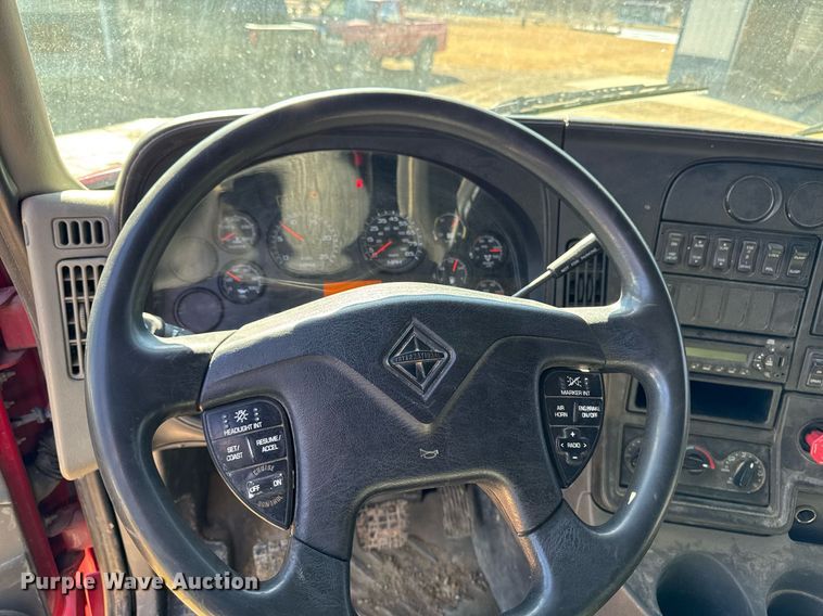 image for item DT0630 2012 International ProStar Plus 122 semi truck