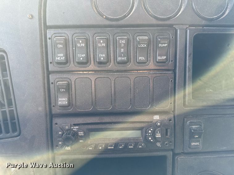 image for item DT0630 2012 International ProStar Plus 122 semi truck