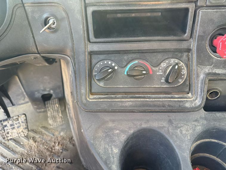 image for item DT0630 2012 International ProStar Plus 122 semi truck