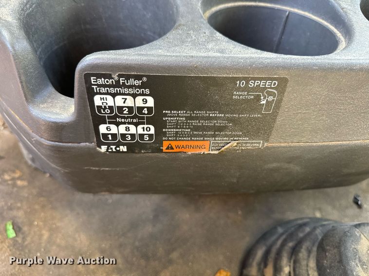 image for item DT0630 2012 International ProStar Plus 122 semi truck