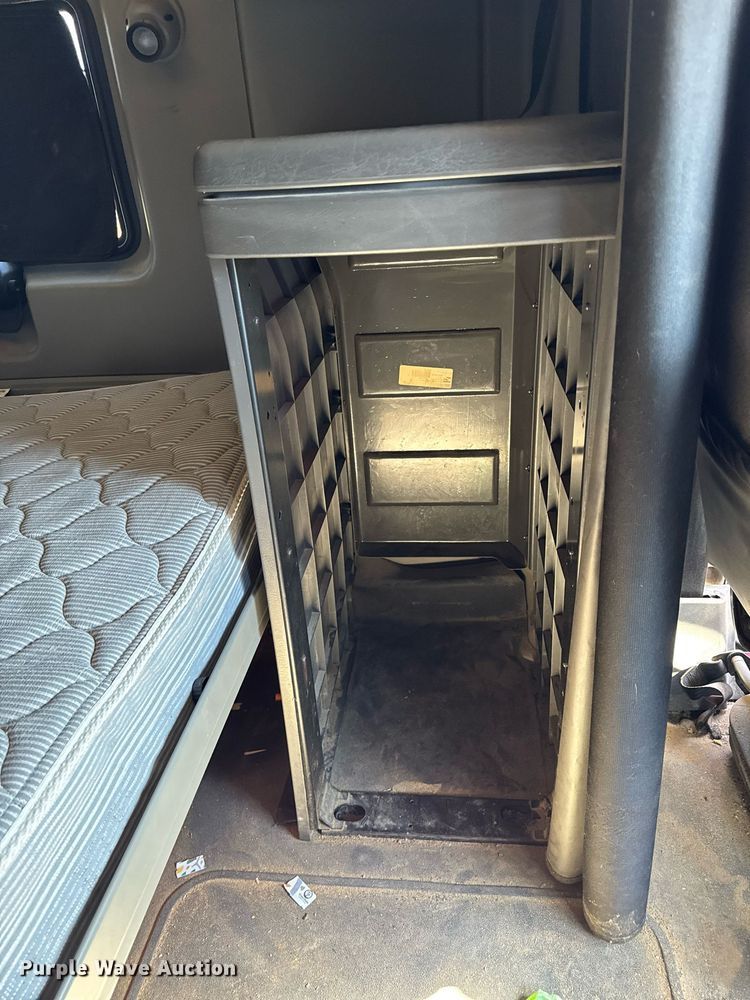 image for item DT0630 2012 International ProStar Plus 122 semi truck