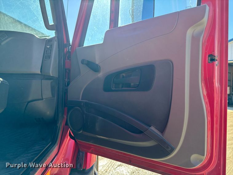 image for item DT0630 2012 International ProStar Plus 122 semi truck