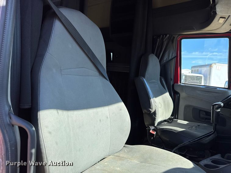 image for item DT0630 2012 International ProStar Plus 122 semi truck