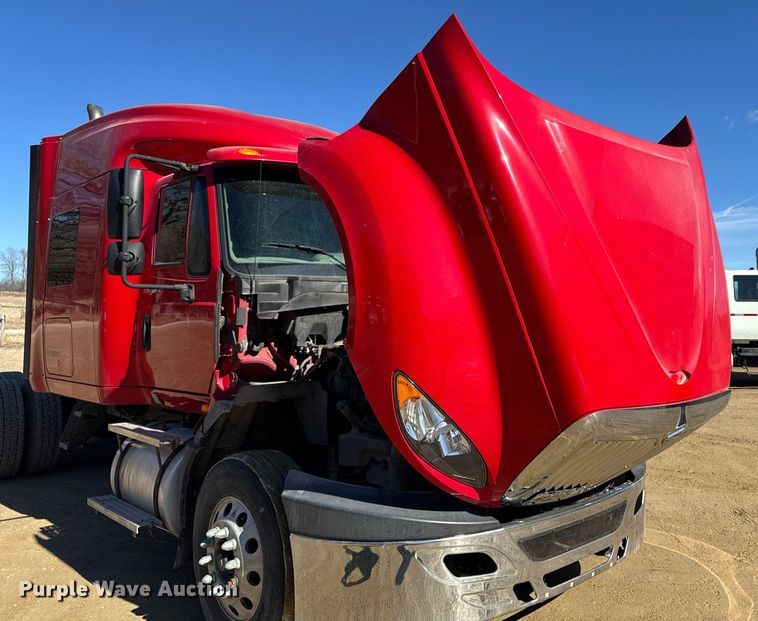 image for item DT0630 2012 International ProStar Plus 122 semi truck