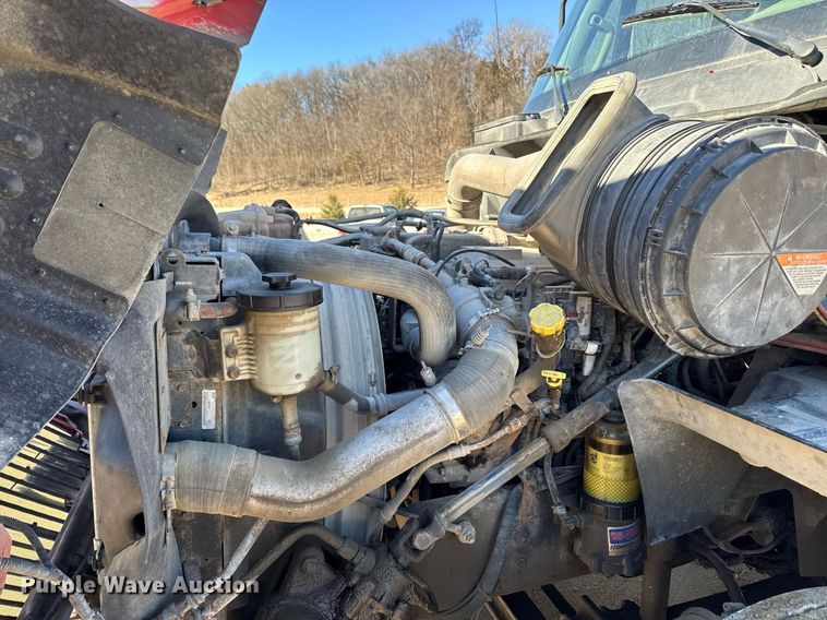 image for item DT0630 2012 International ProStar Plus 122 semi truck