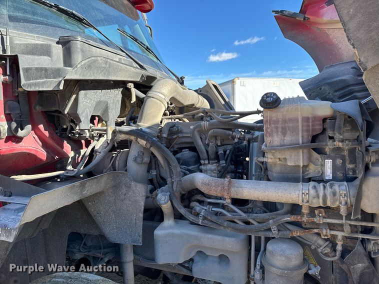 image for item DT0630 2012 International ProStar Plus 122 semi truck