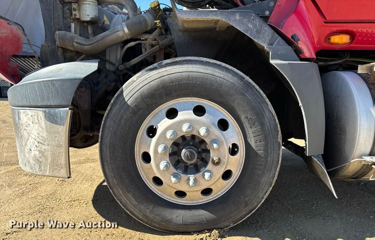 image for item DT0630 2012 International ProStar Plus 122 semi truck