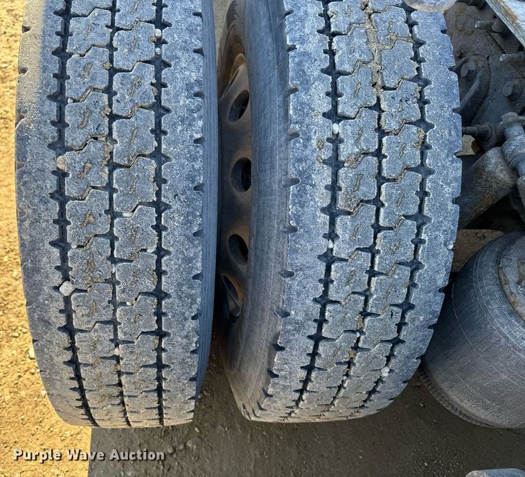 image for item DT0630 2012 International ProStar Plus 122 semi truck