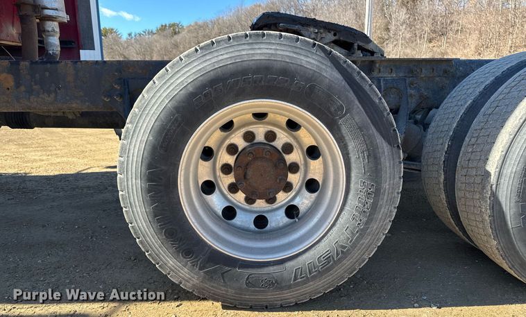 image for item DT0630 2012 International ProStar Plus 122 semi truck