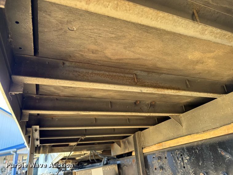 image for item DT0631 2006 International 7300 SBA box truck