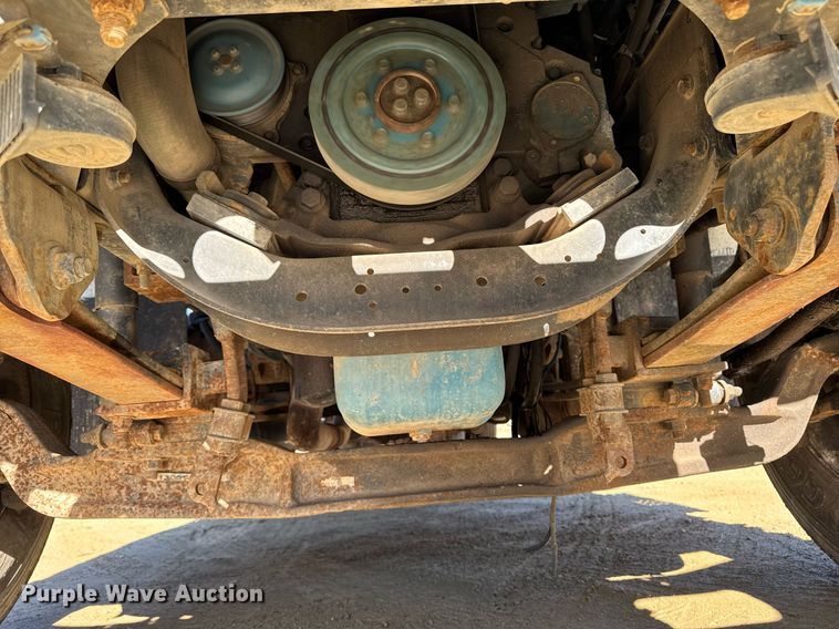 image for item DT0631 2006 International 7300 SBA box truck