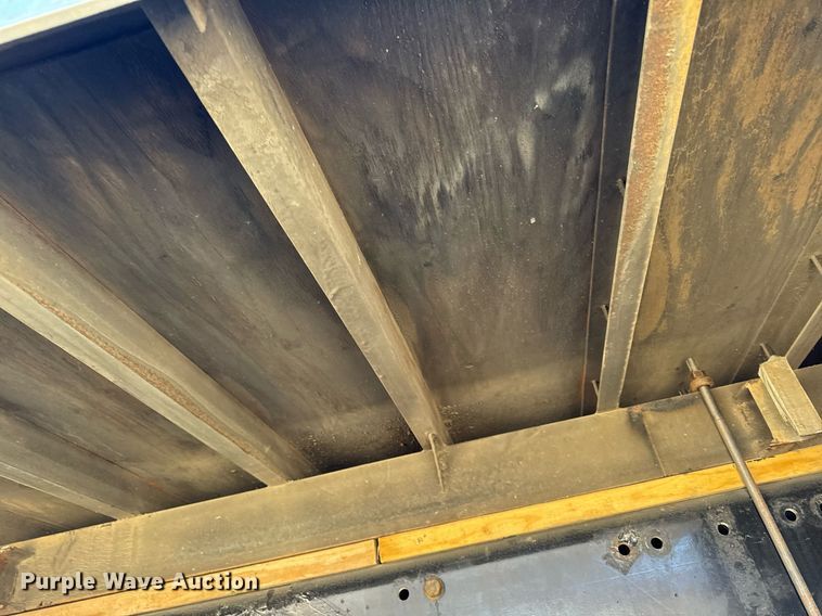 image for item DT0631 2006 International 7300 SBA box truck