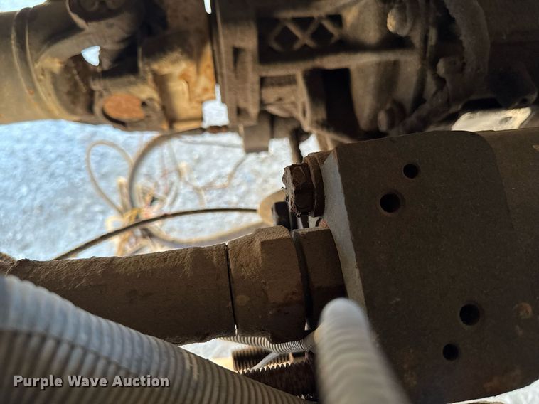 image for item DT0631 2006 International 7300 SBA box truck