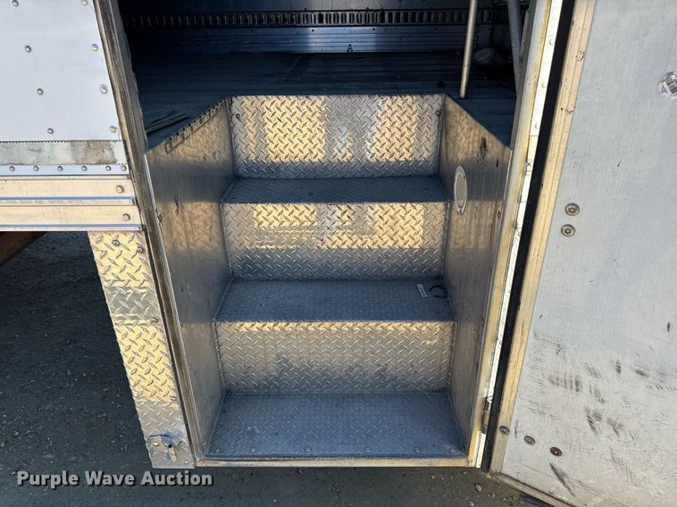 image for item DT0631 2006 International 7300 SBA box truck