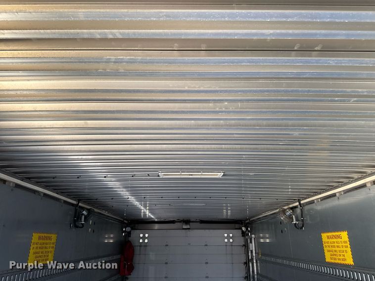 image for item DT0631 2006 International 7300 SBA box truck