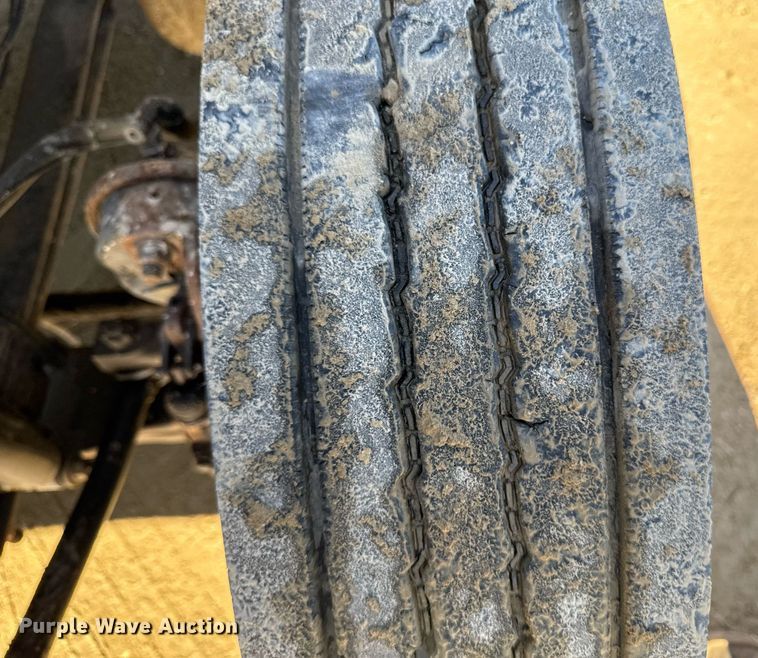 image for item DT0631 2006 International 7300 SBA box truck