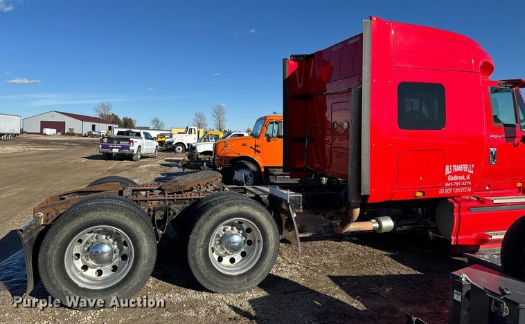 image for item DT0632 2013 International ProStar Plus 122 semi truck