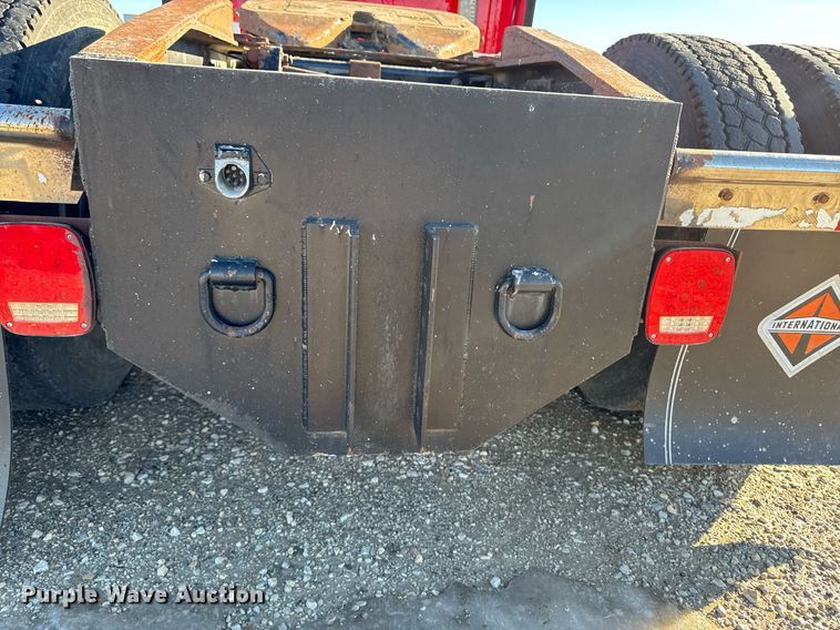 image for item DT0632 2013 International ProStar Plus 122 semi truck