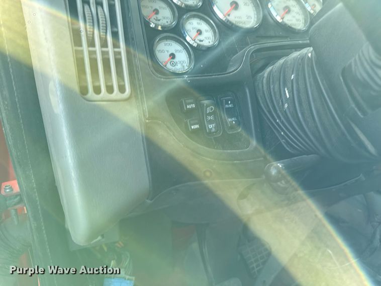 image for item DT0632 2013 International ProStar Plus 122 semi truck